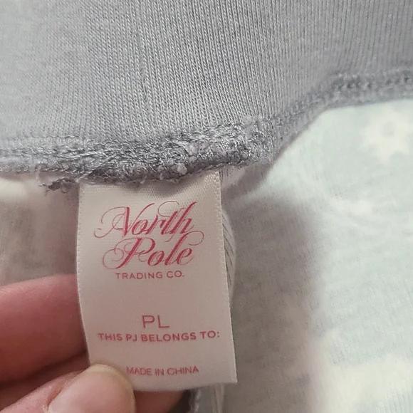 BRAND NEW! 2 Piece Pajama Set. - Picture 4 of 13